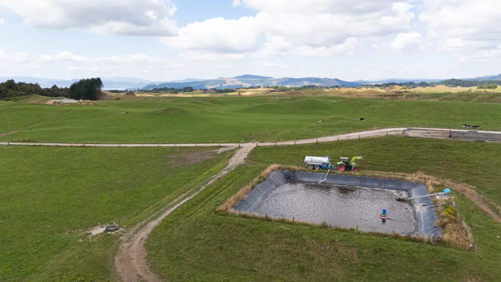 Progress Cavity Vs Floating Centrifugal Effluent Pumps 3 Nevada Centrifugal pump, 10,000L Slurry tanker and Electric Stirrer at an Effluent Pond