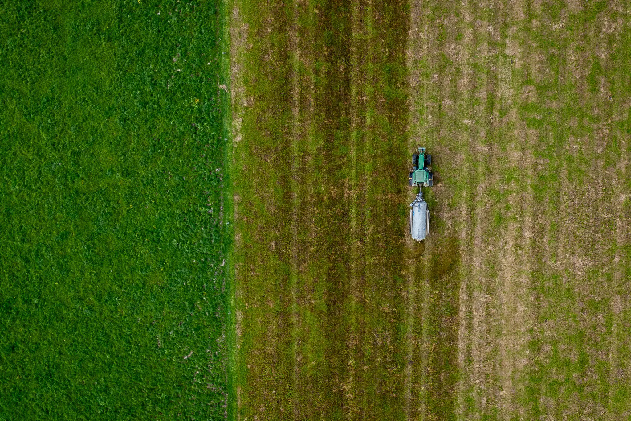 Fabian Pereira farms in the heart of the Waikato 1 Fabian-Spreading-Effluent-Nevada-12,800L-Slurry-Tanker