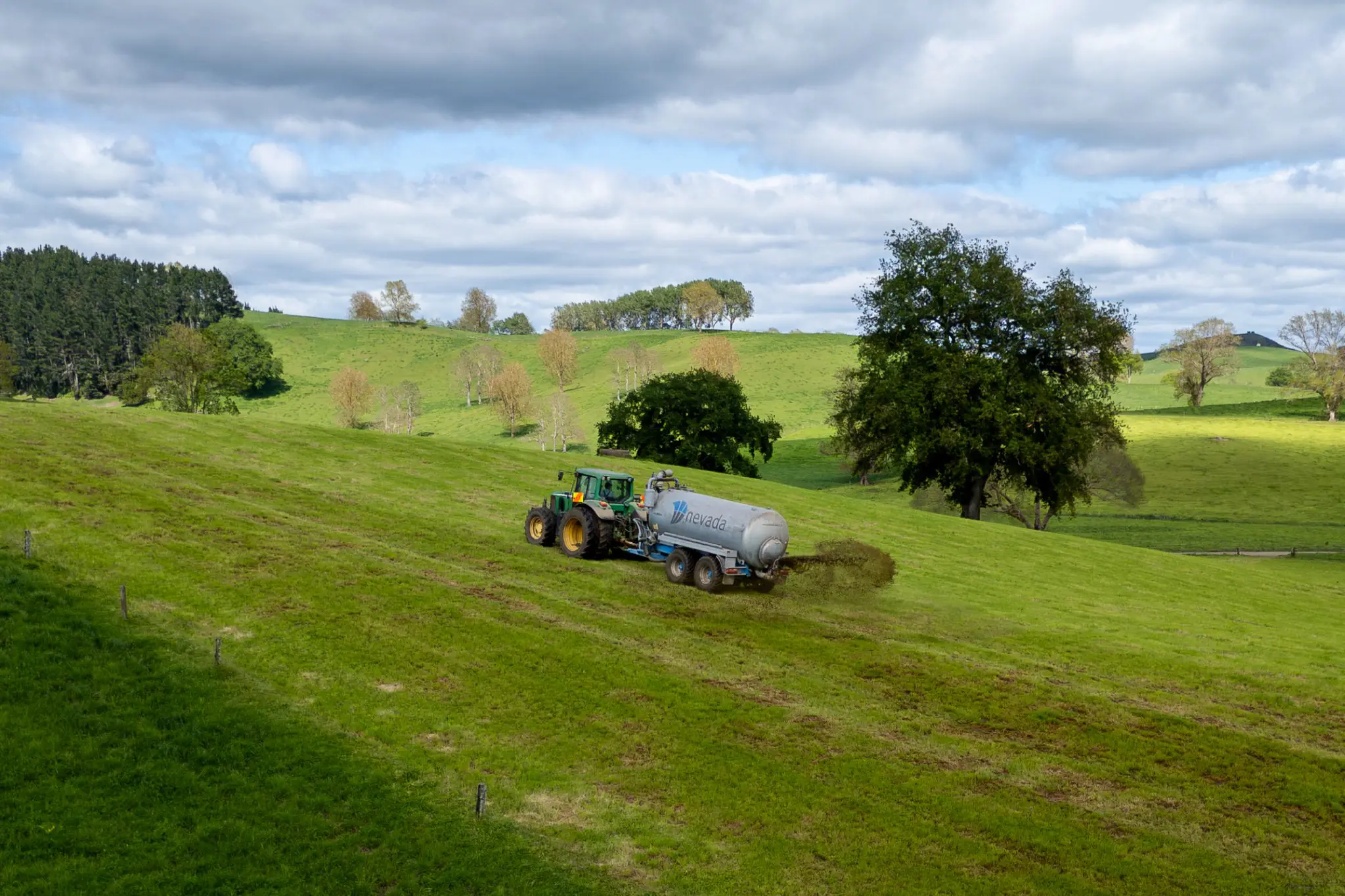 Fabian Pereira farms in the heart of the Waikato 4 Fabian-Spreading-Effluent-Nevada-12,800L-Slurry-Tanker