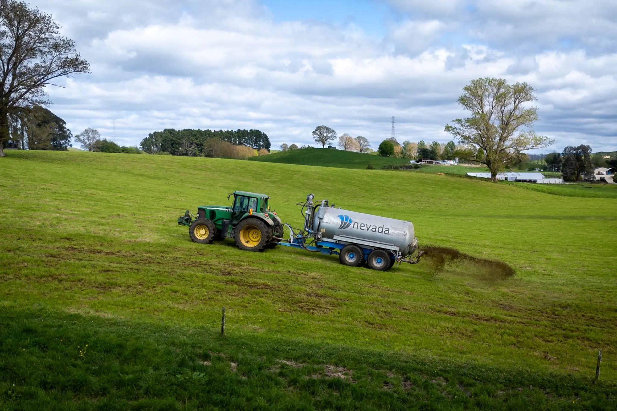 Fabian Pereira farms in the heart of the Waikato 3 Fabian-Spreading-Effluent-Nevada-12,800L-Slurry-Tanker