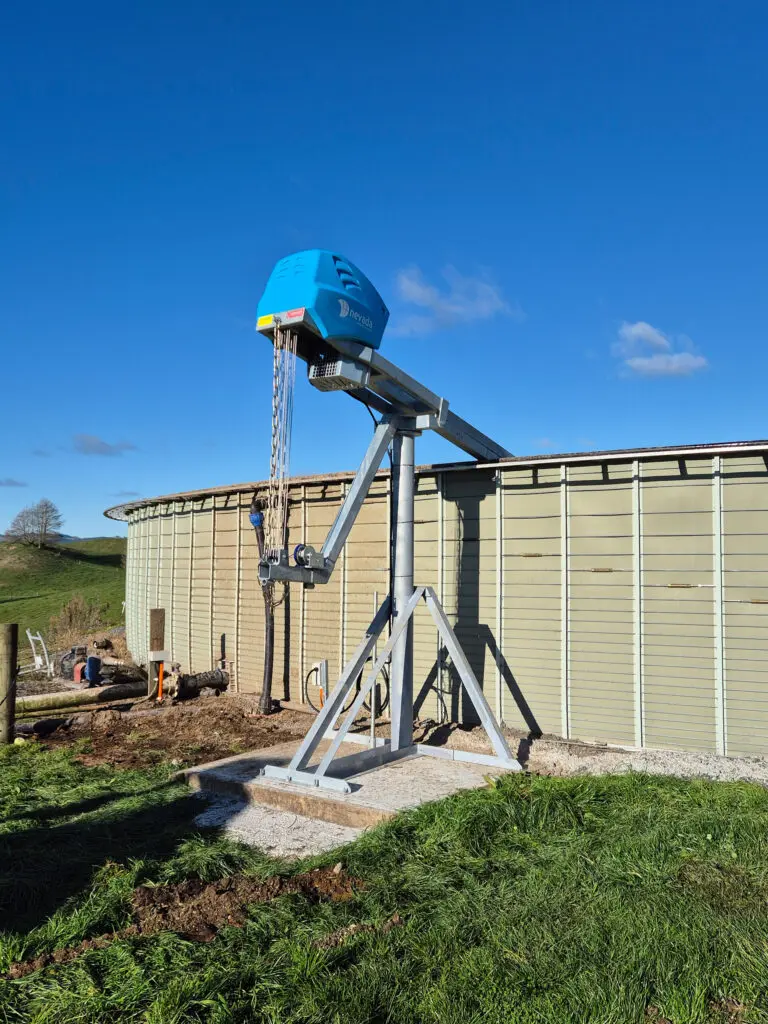What Size Pond Stirrer do I Need? 5 Nevada TankStir 710 positioned at the side of an above ground effluent tank