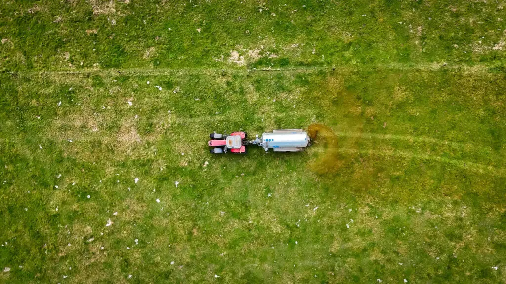 The Value of Spreading Effluent with a Slurry Tanker 1 Nevada 12,800L Tandem Slurry Tanker Spreading Effluent