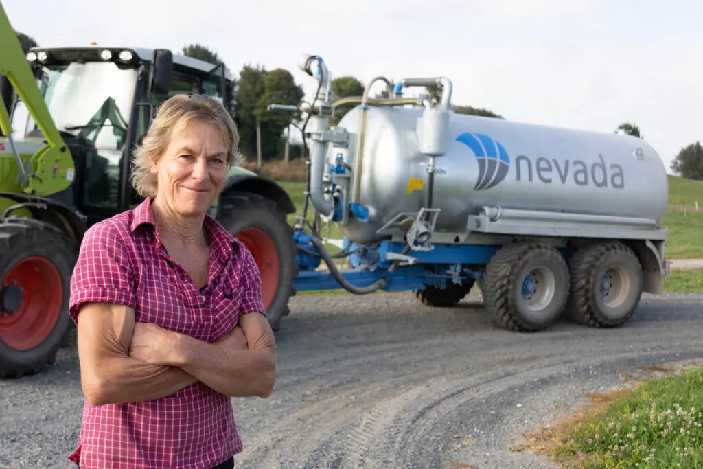 Liz Saved $20,000 in Fert 2 Liz standing proudly infront of her 12,800L Nevada Tandem Slurry Tanker