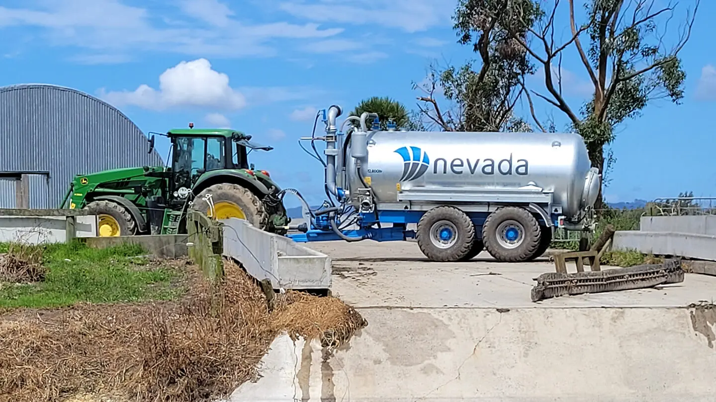 Slurry Tanker: Jeanette & Neil Took A Proactive Approach To Discharge Consent 1 Nevada 12,800L Tandem Slurry Tanker