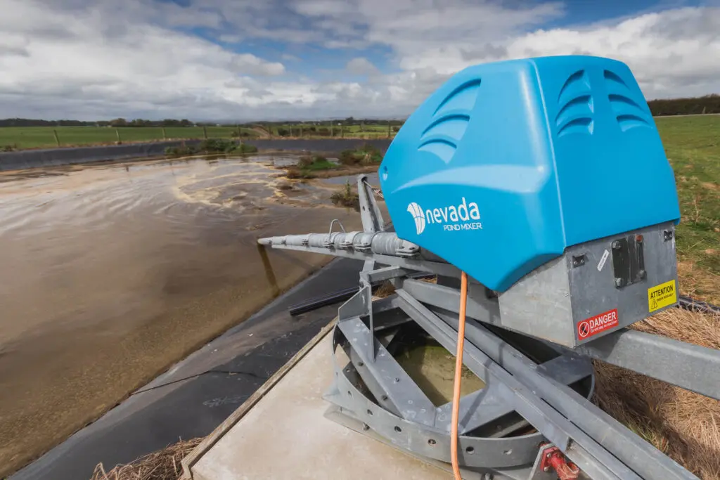 Effluent Sumps - Additional Storage Solutions 4 Nevada Electric Pond Stirrer in action, swirling a HDPE lined effluent pond