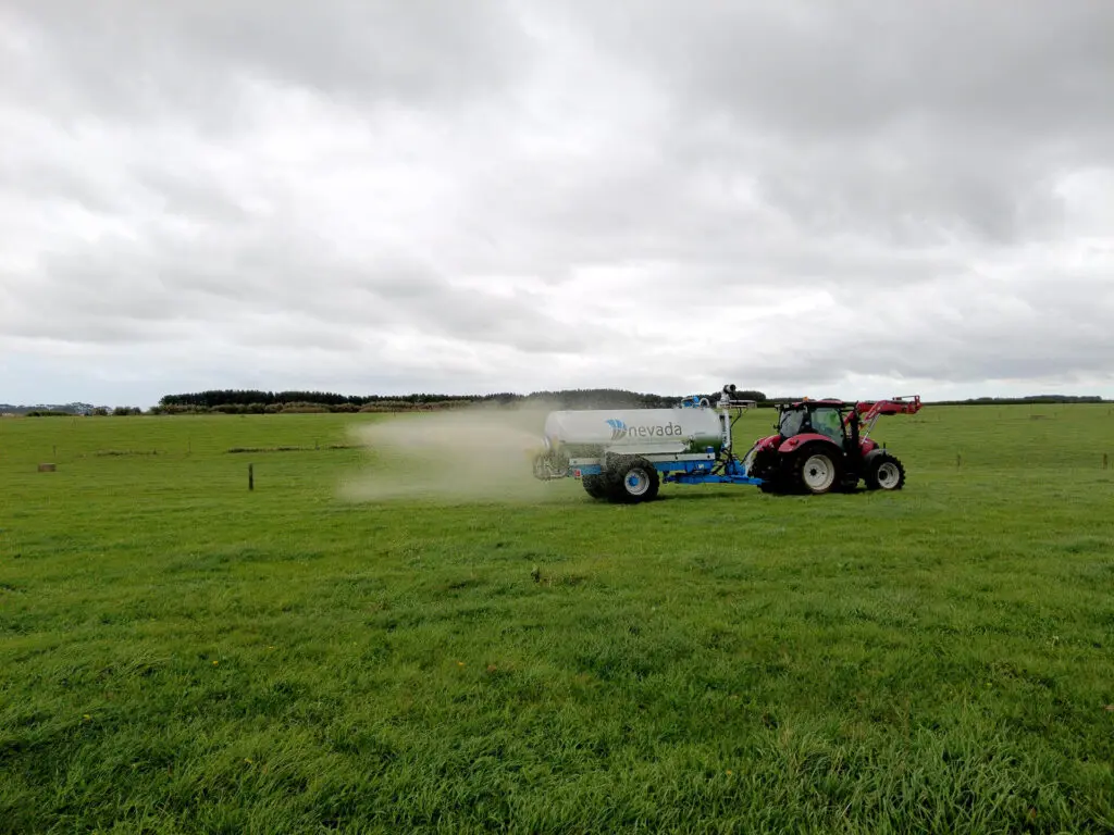 Slurry Tanker: Dave's Keeping The Cows Happy 1 Nevada single axle slurry tanker spreading effluent
