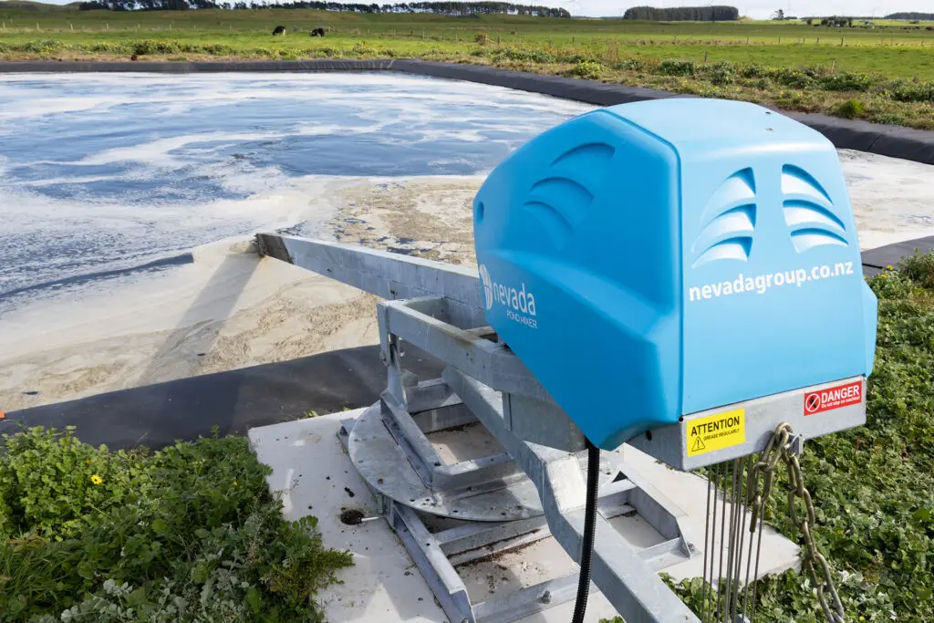 On Farm with Alan Coburn in South Taranaki 3 Nevada EL9 Electric Stirrer in action