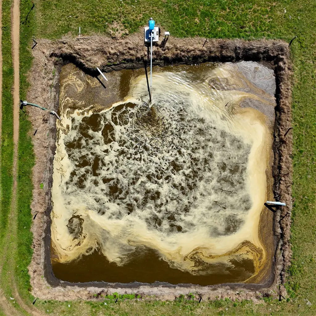 Effluent Storage: Ponds vs Bladder Tanks 2 Drone shot of a Nevada Electric ELZ915 Pond Stirrer in action