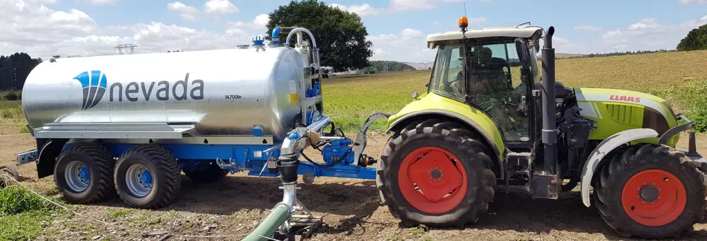 Daniel’s Keeping Abreast Of New Developments 5 Daniel filling up his Nevada Tandem Slurry Tanker with the 8in auto fill arm
