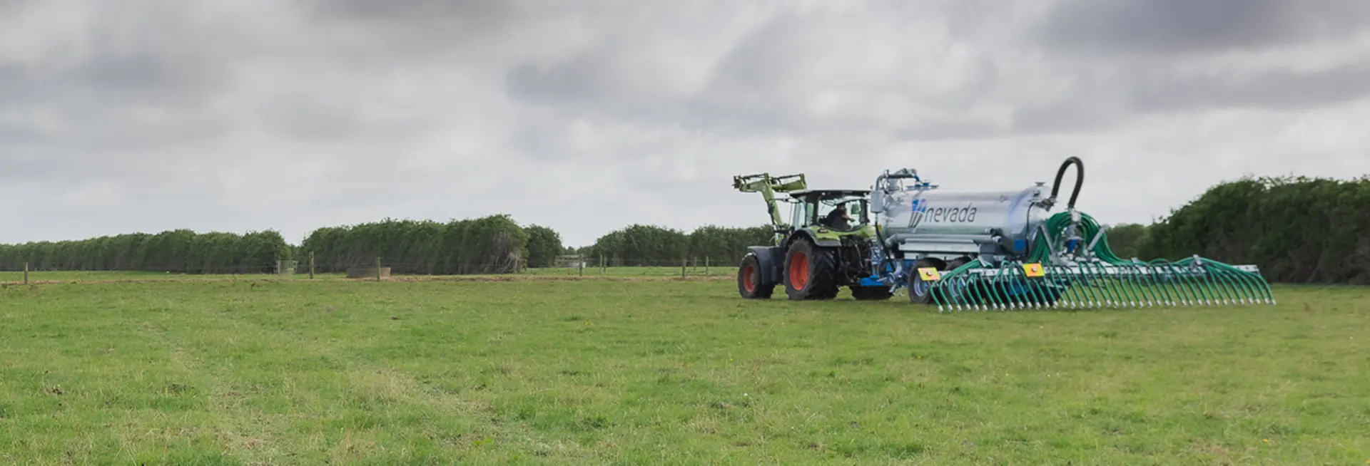 Nevada Trail;ing Show in action on a Tandem Slurry Tanker