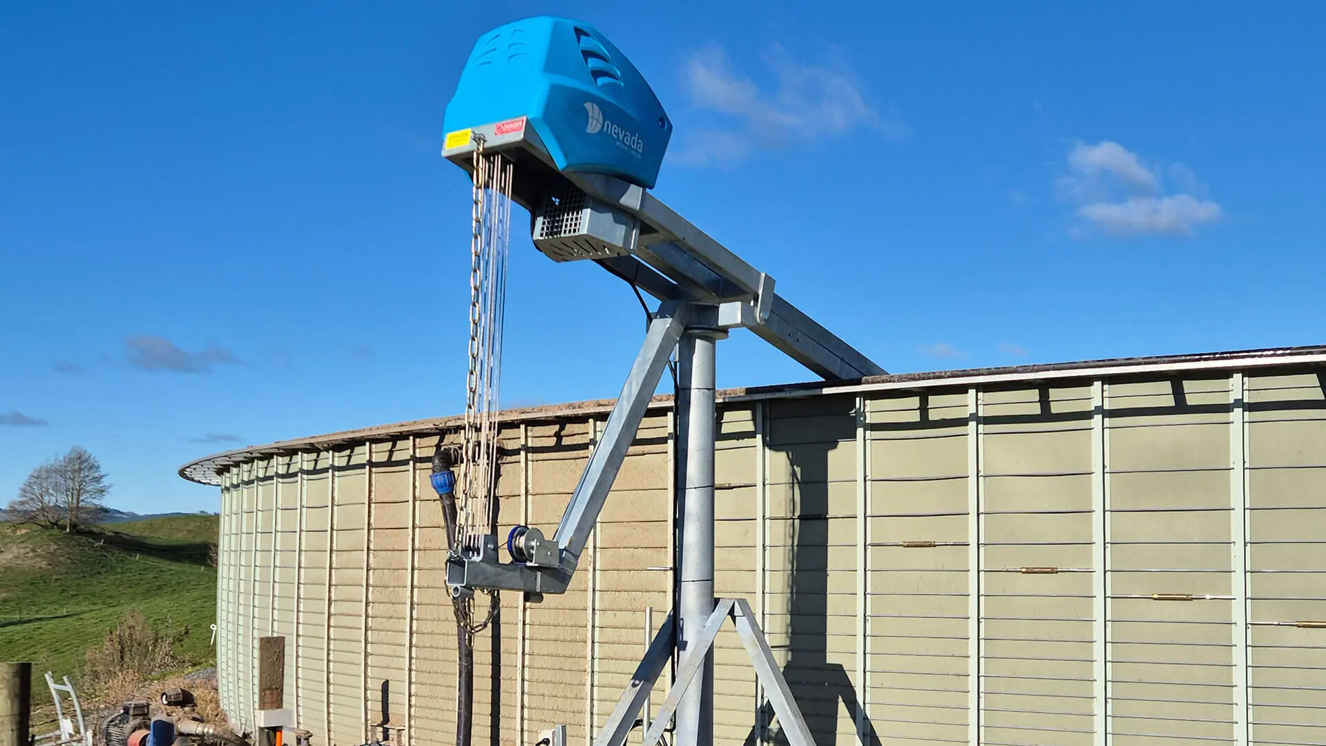 How to Stir an Above Ground Tank 1 Nevada TankStir 710 positioned at the side of an above ground effluent tank