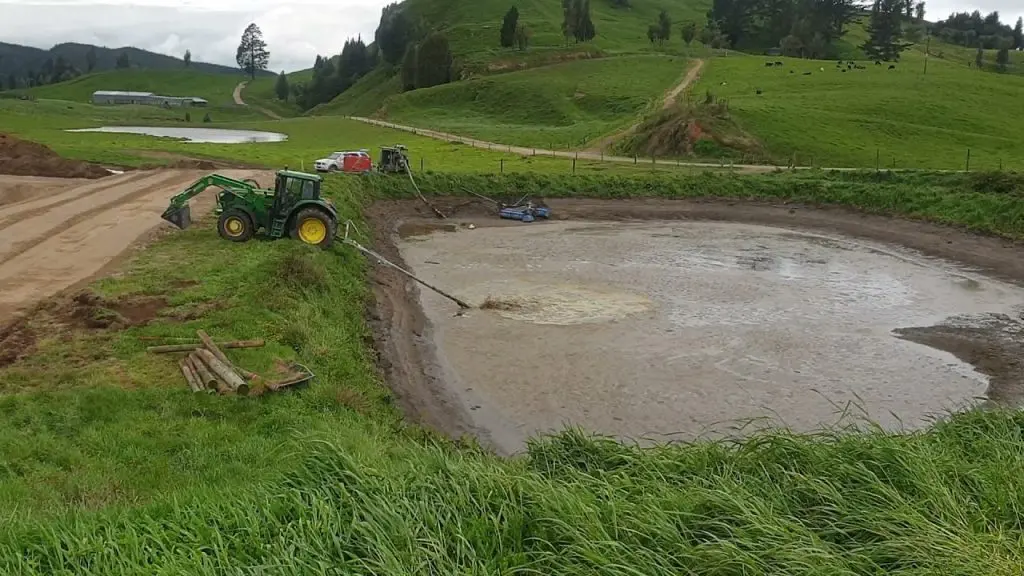 6 Ways You can Make Higher Returns with Your Farm Dairy Effluent 4 TurboStir 6000 making an effluent pond swirl