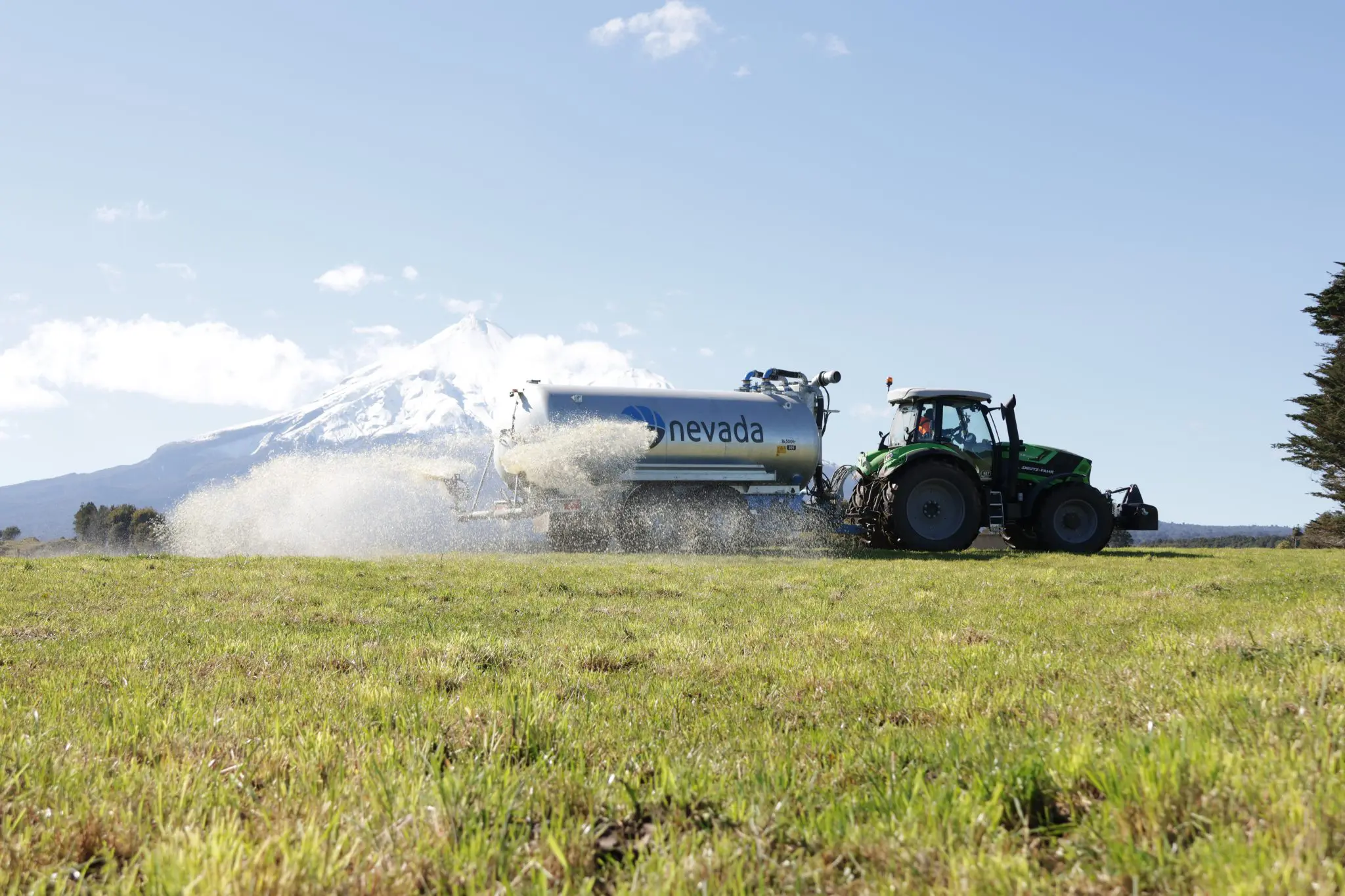Spreading Dairy Effluent on Uneven Ground | Aaron Broughton 1 Duo RainWave Dairy Effluent Slurry Tanker