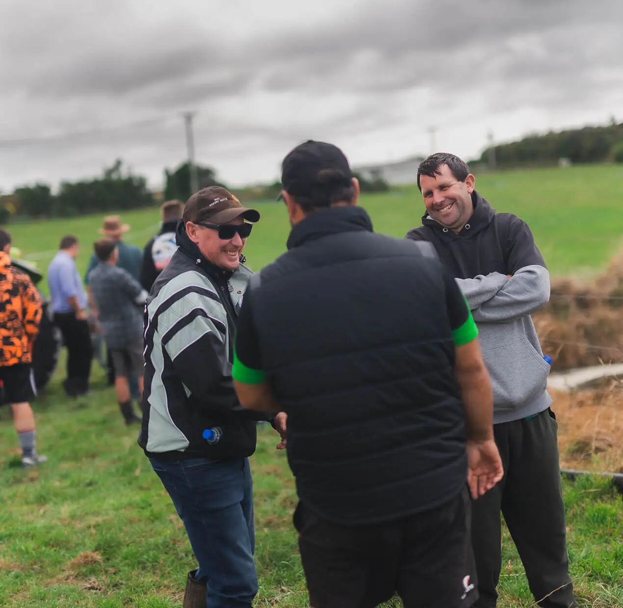 Nevada Taranaki Tech Farmers Chatting 1270x1240 1