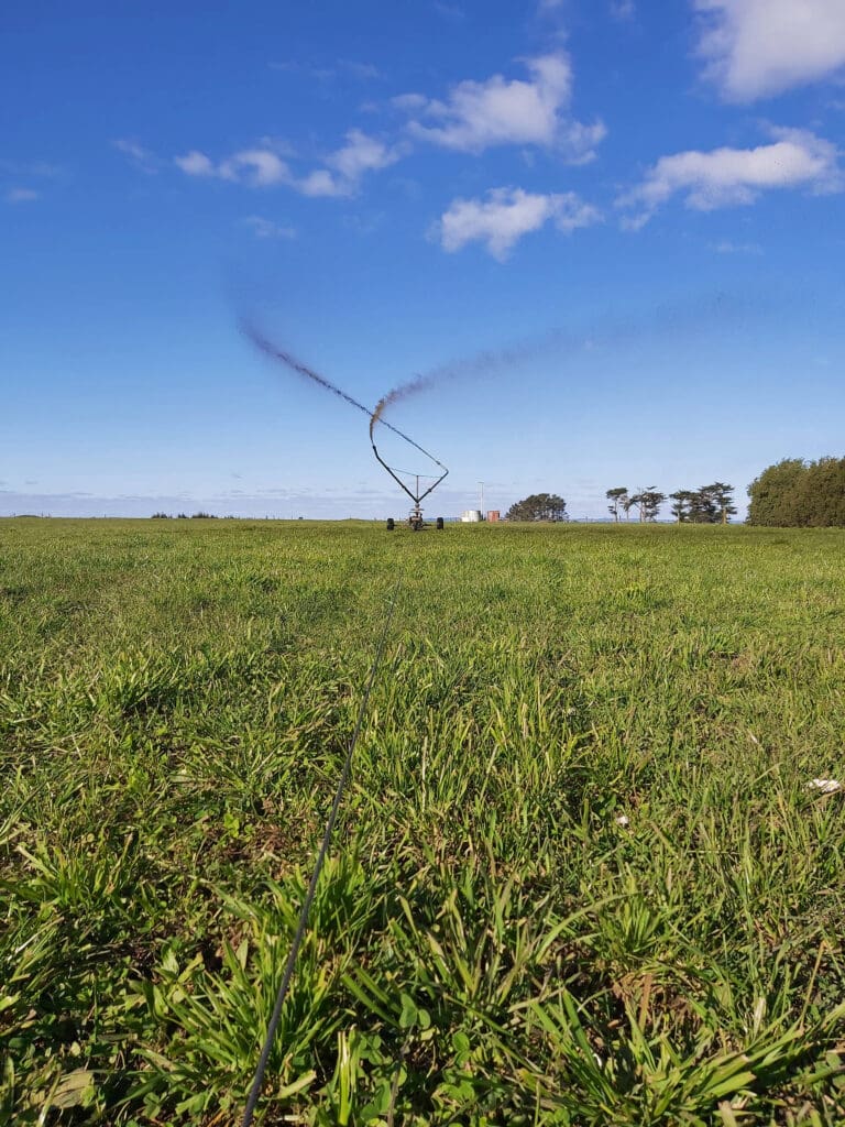 Nevada Greenback Travelling Irrigator spr3eading effluent in a paddock