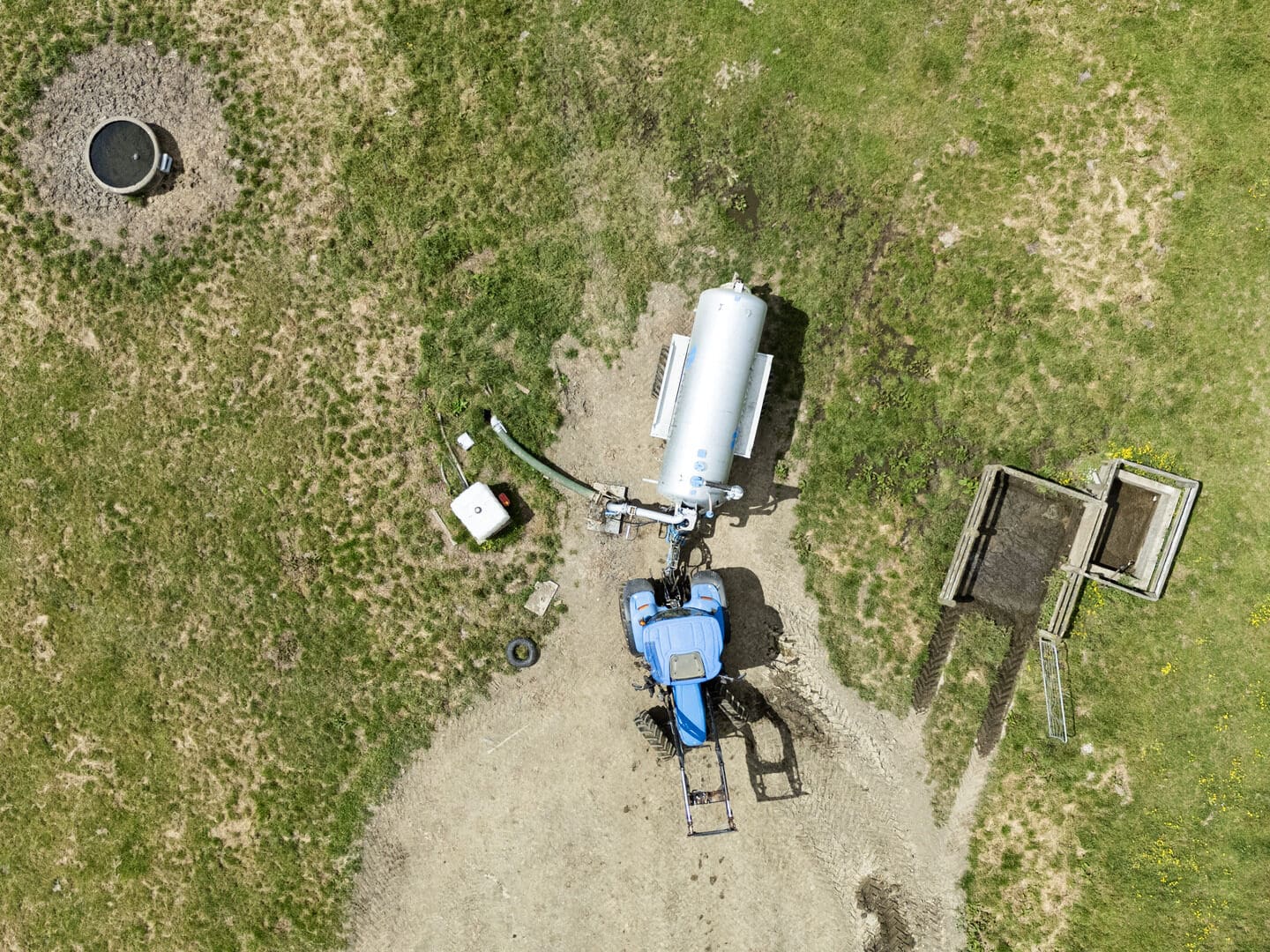 On-Farm with John Charlton in Waikato 2 Nevada 10,000L Single Axle Slurry Tanker, drone shot from top