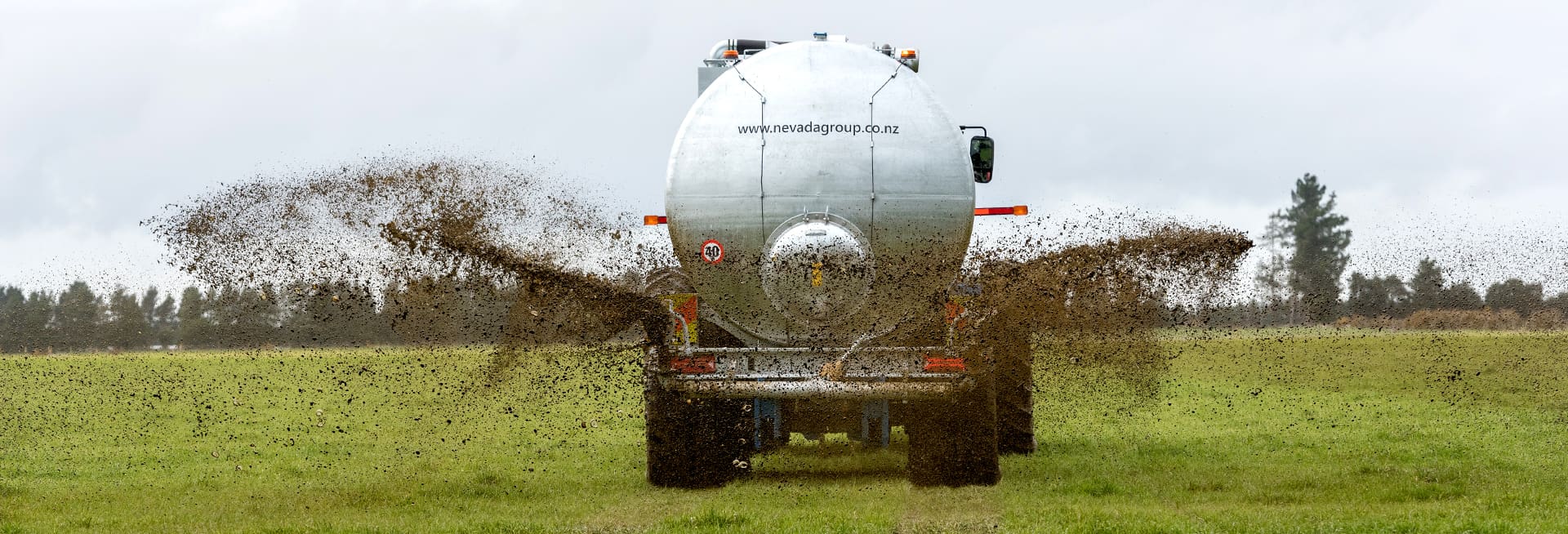 Dual rainwave on slurry tanker