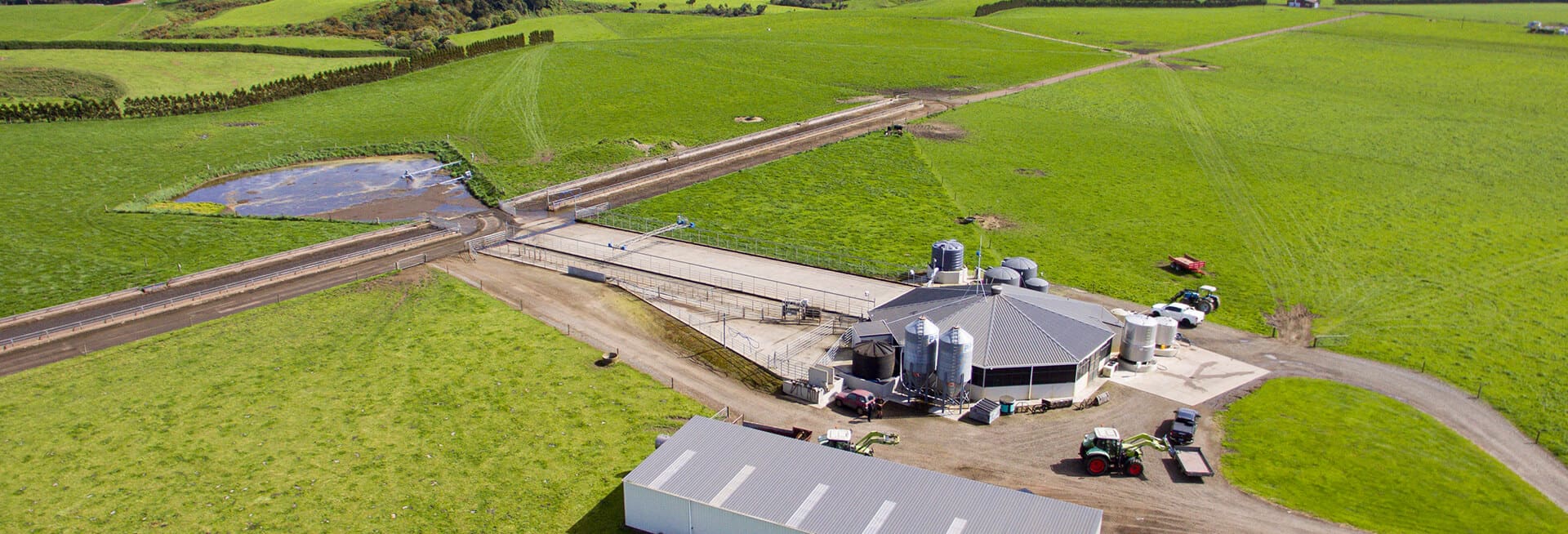 Nevada Dairy Farm Shed with large concrete feeding pad utilising a Yard Scraper